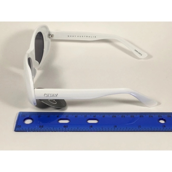 ✨NWT✨ QUAY Frivolous 55mm Oval Frame Sunglasses in White Smoke